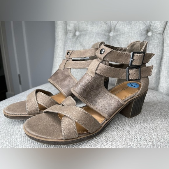 Rampage Brown Filagree Ankle Strap Sandal Heels Size 7.5 M Back Zip - Picture 1 of 4